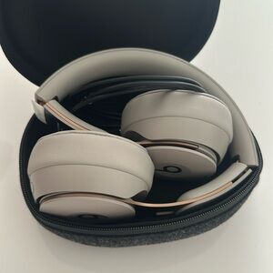 Beats by Dre Solo Pro Wireless Noise Canceling - Grey and Rosegold